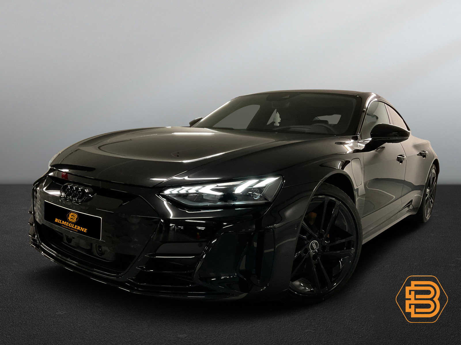 Audi E-tron GT image1