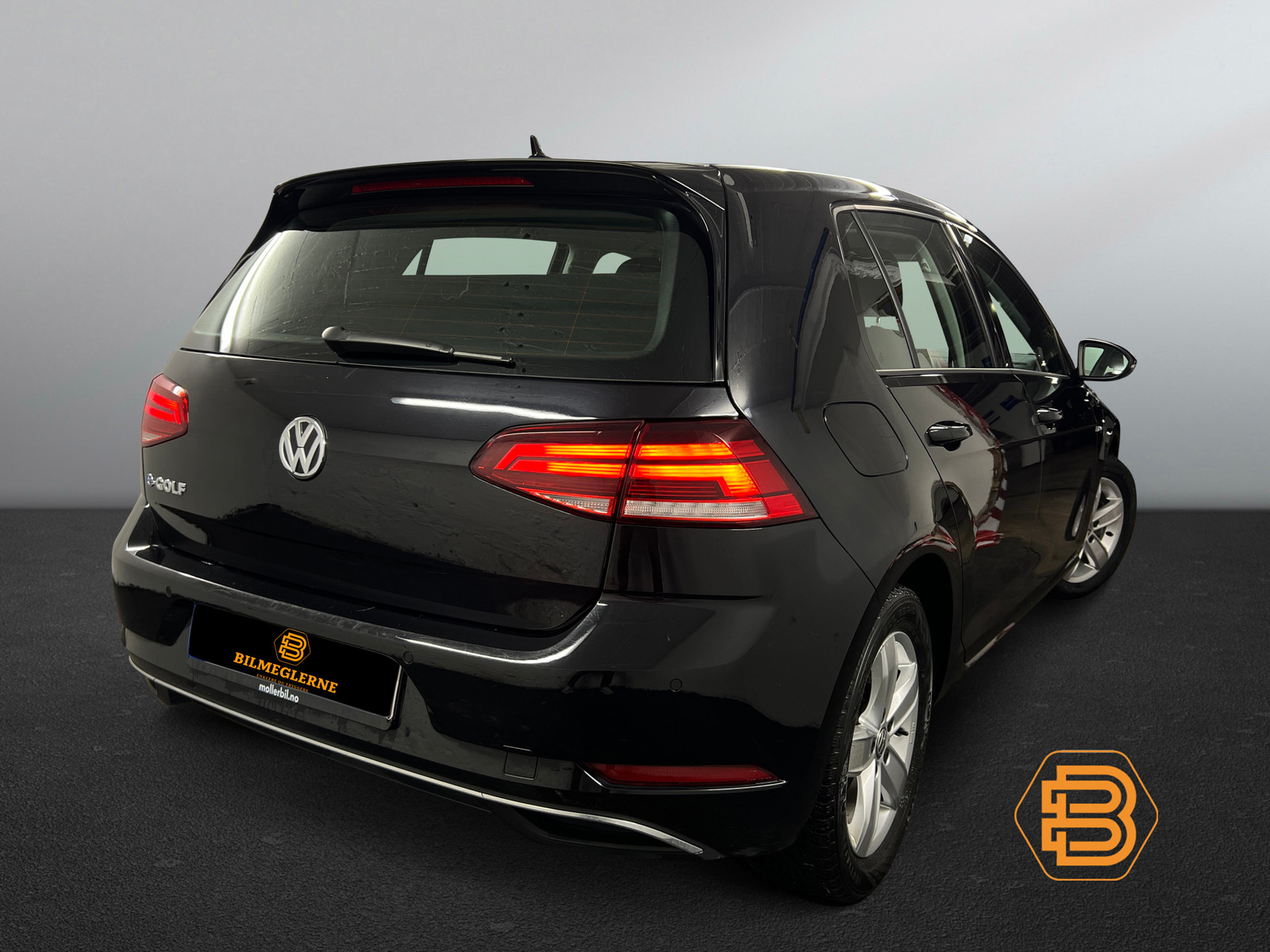 Volkswagen Golf  image2