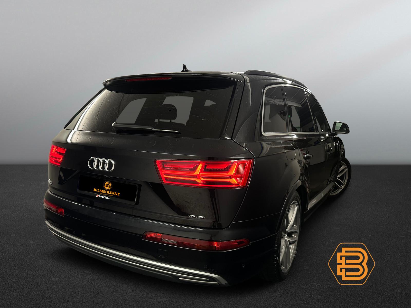 Audi Q7  image2