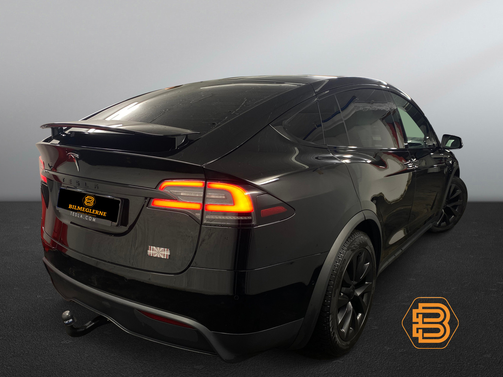 Tesla Model X  image2