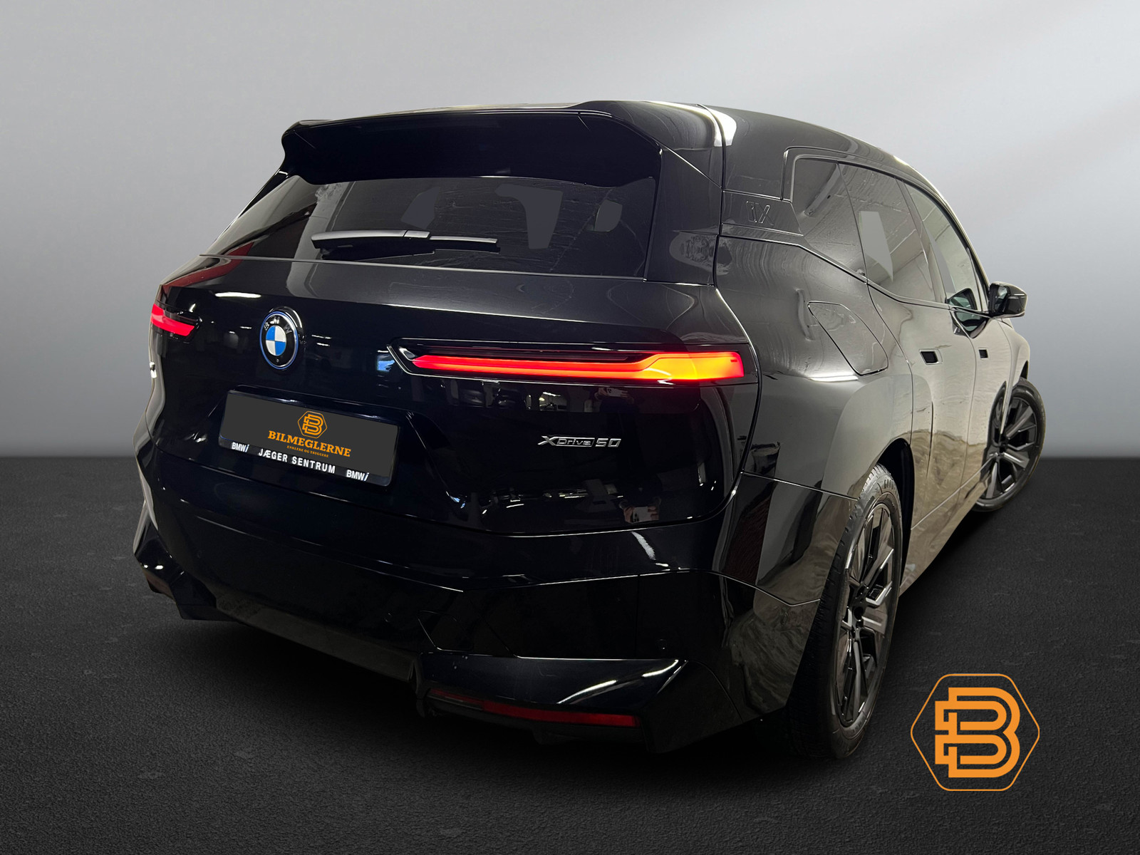 BMW iX xDrive 50  image2