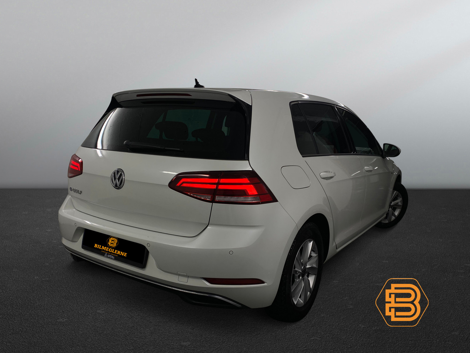 Volkswagen Golf  image2