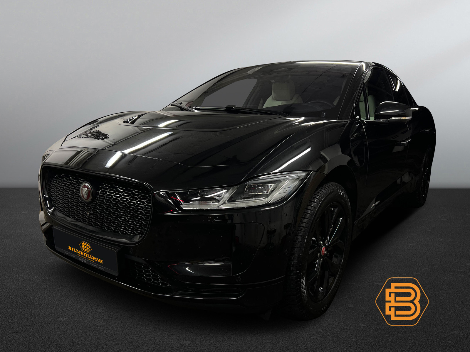 Jaguar I-PACE  image3