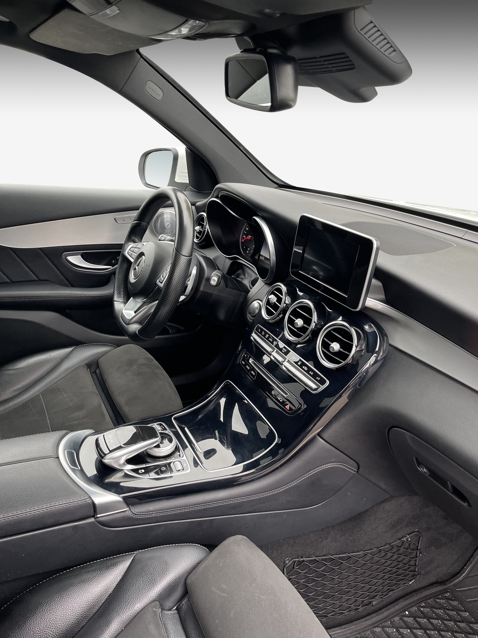 Mercedes-Benz GLC  image3