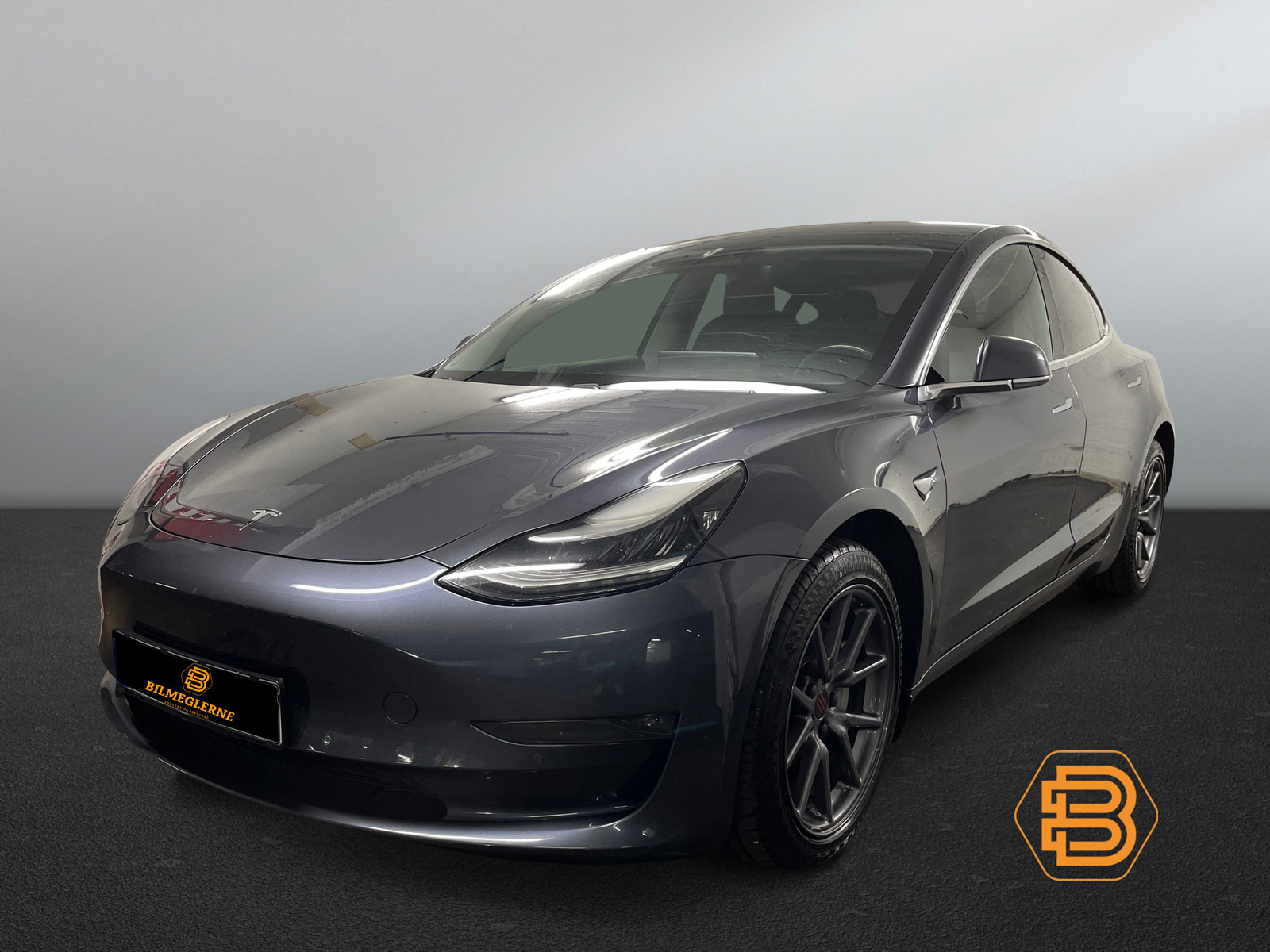 Tesla Model 3  image3