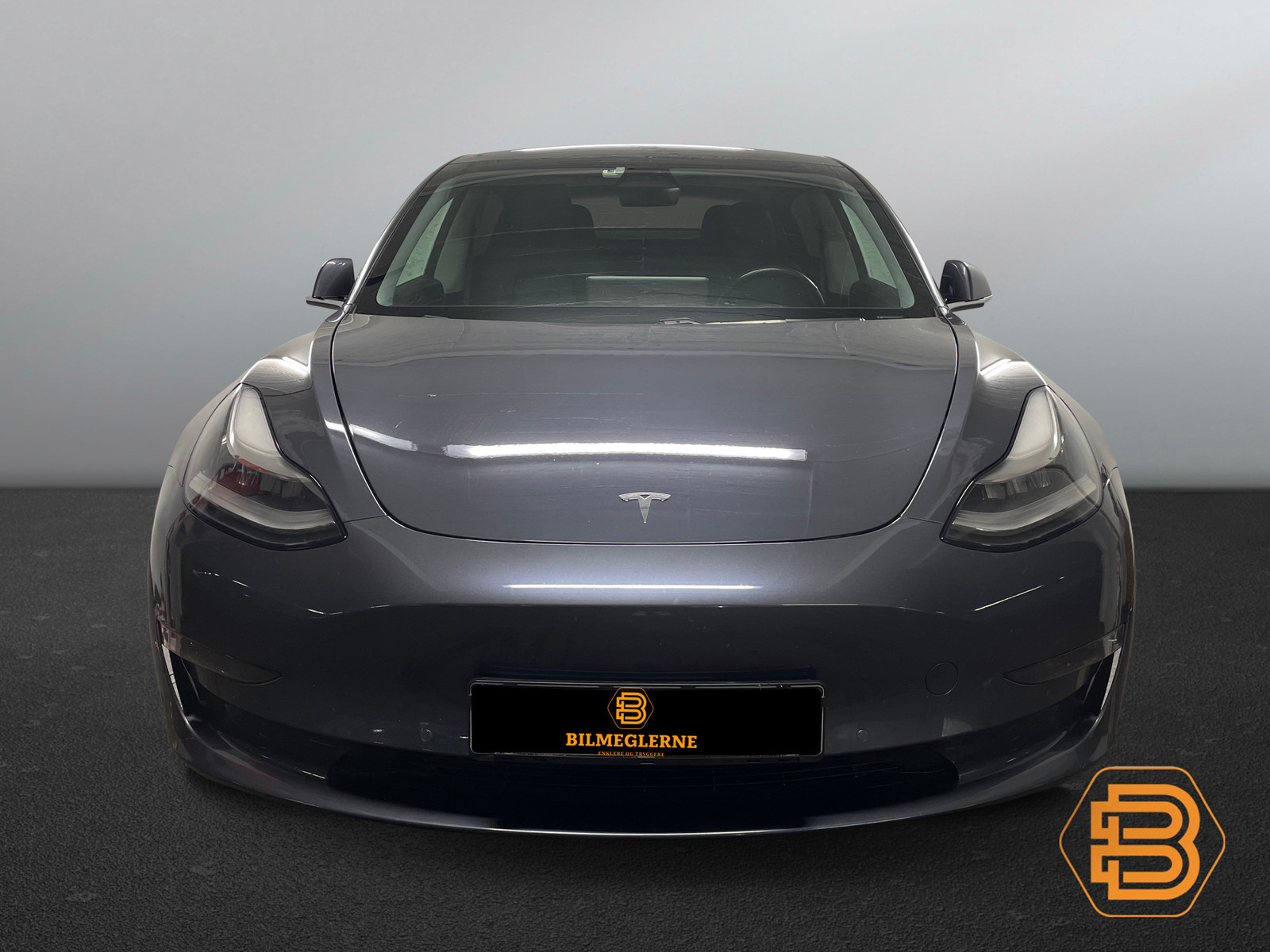 Tesla Model 3  image4