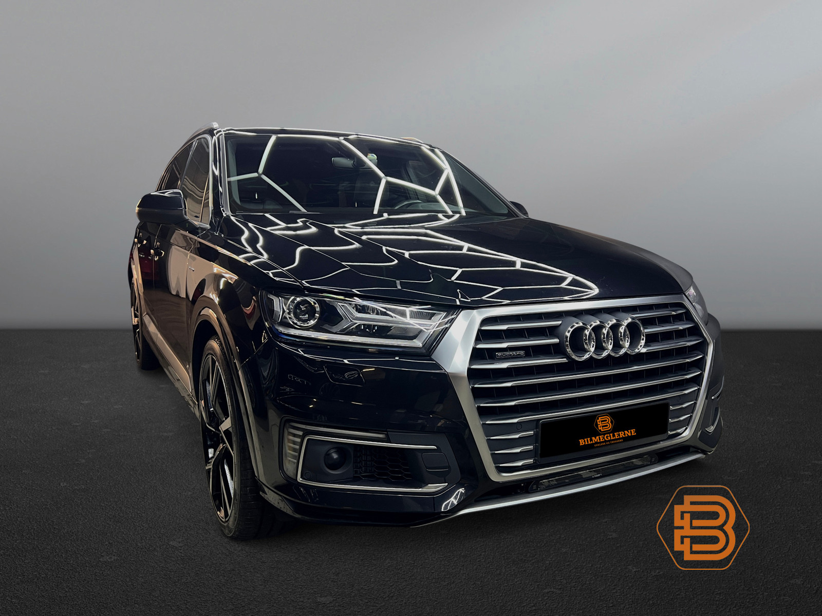 AUDI Q7 E TRON S-Line  image4