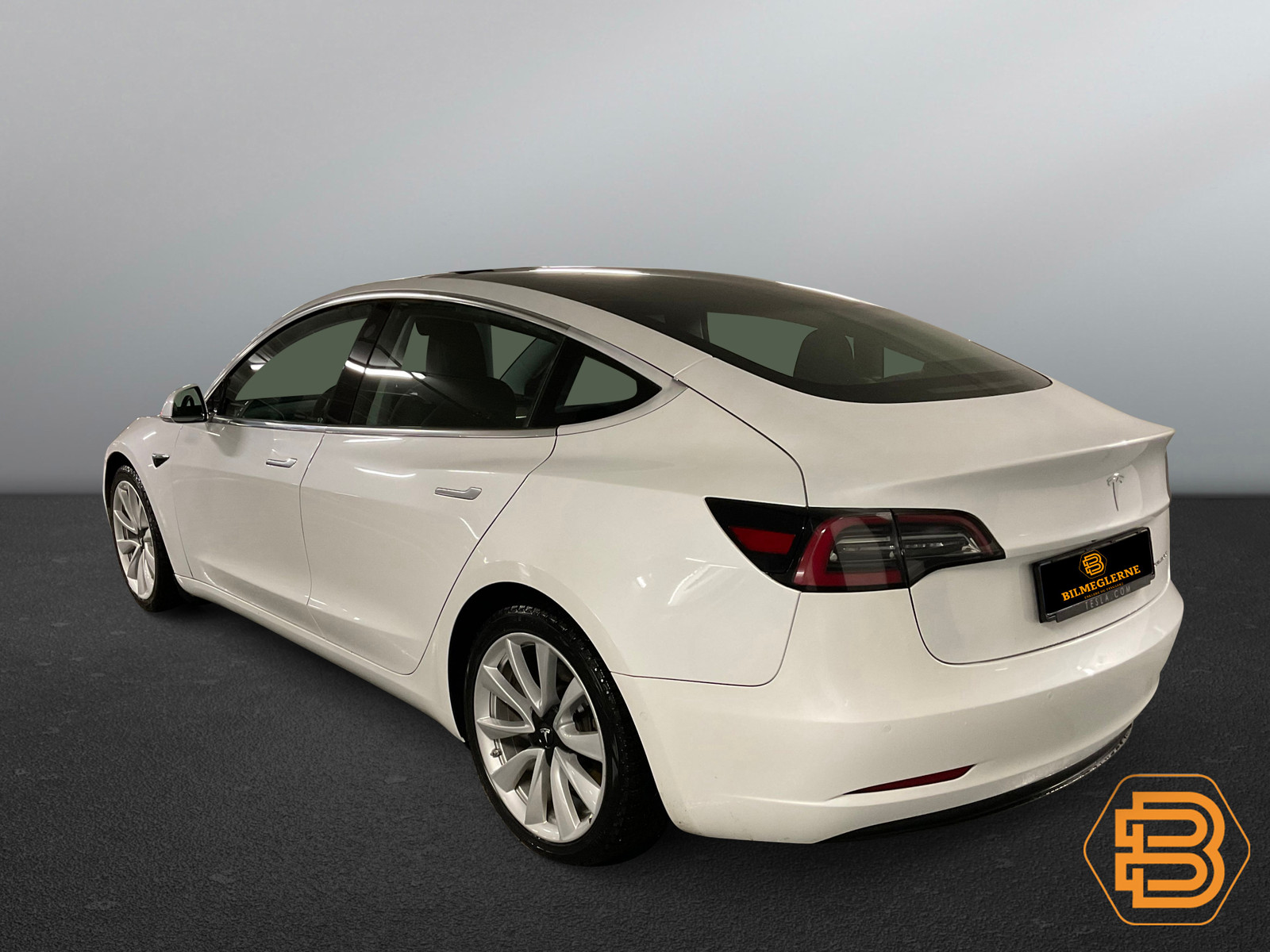 Tesla Model 3   image6