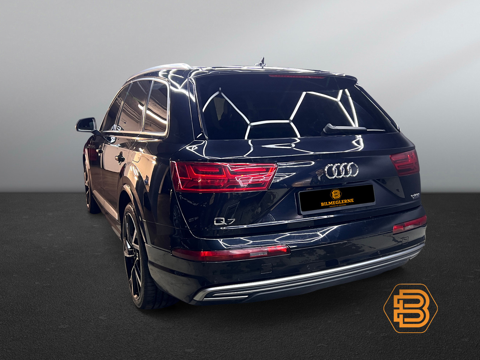 AUDI Q7 E TRON S-Line   image6