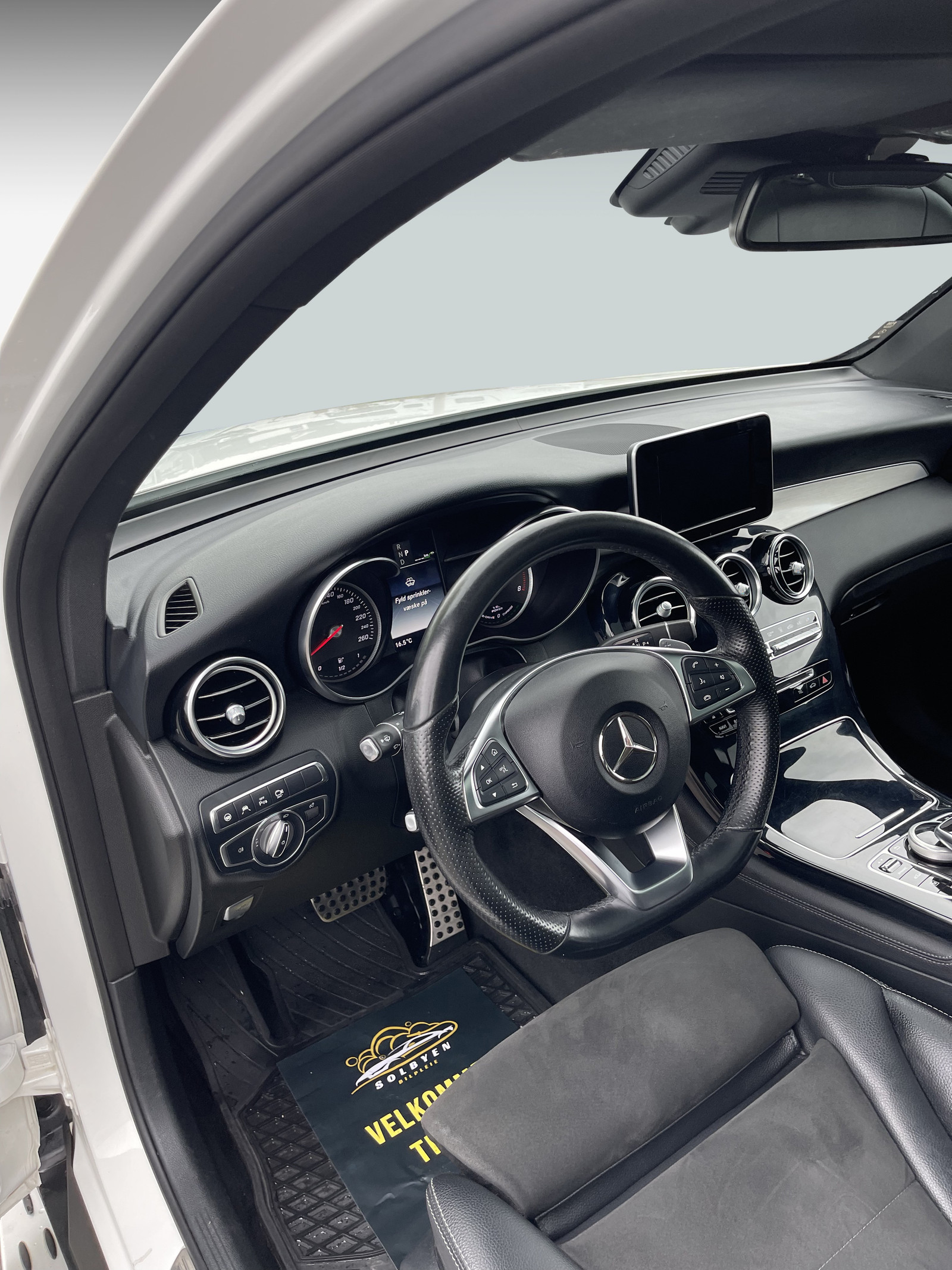 Mercedes-Benz GLC   image7