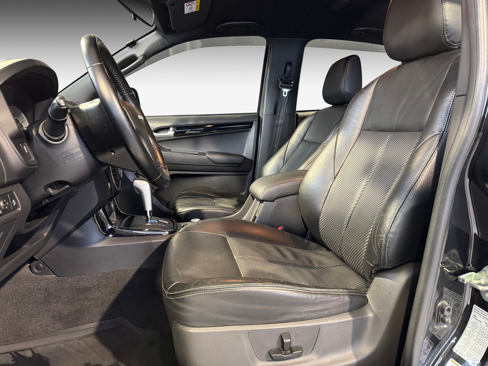 Isuzu D-max   image7