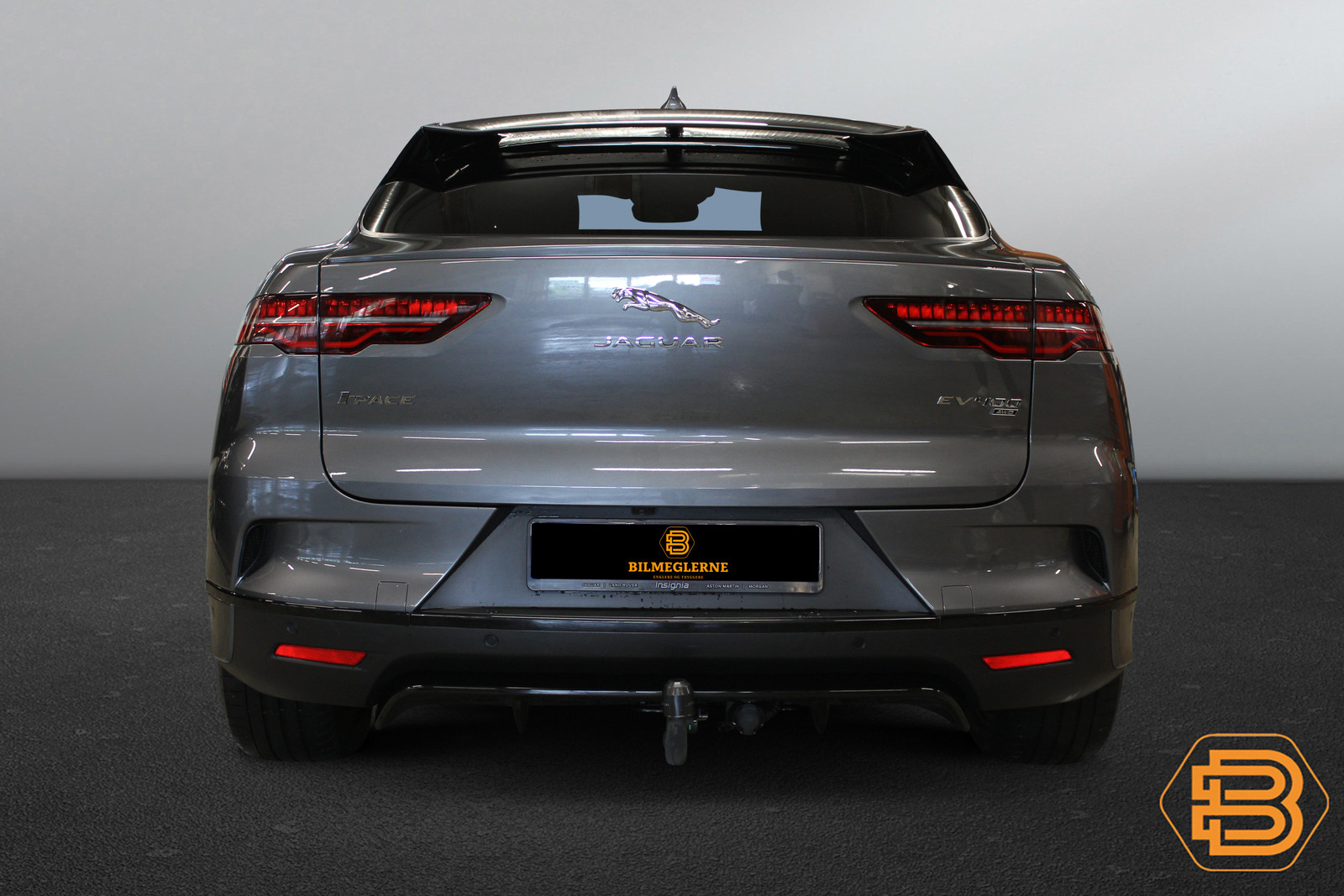 Jaguar I-PACE   image8