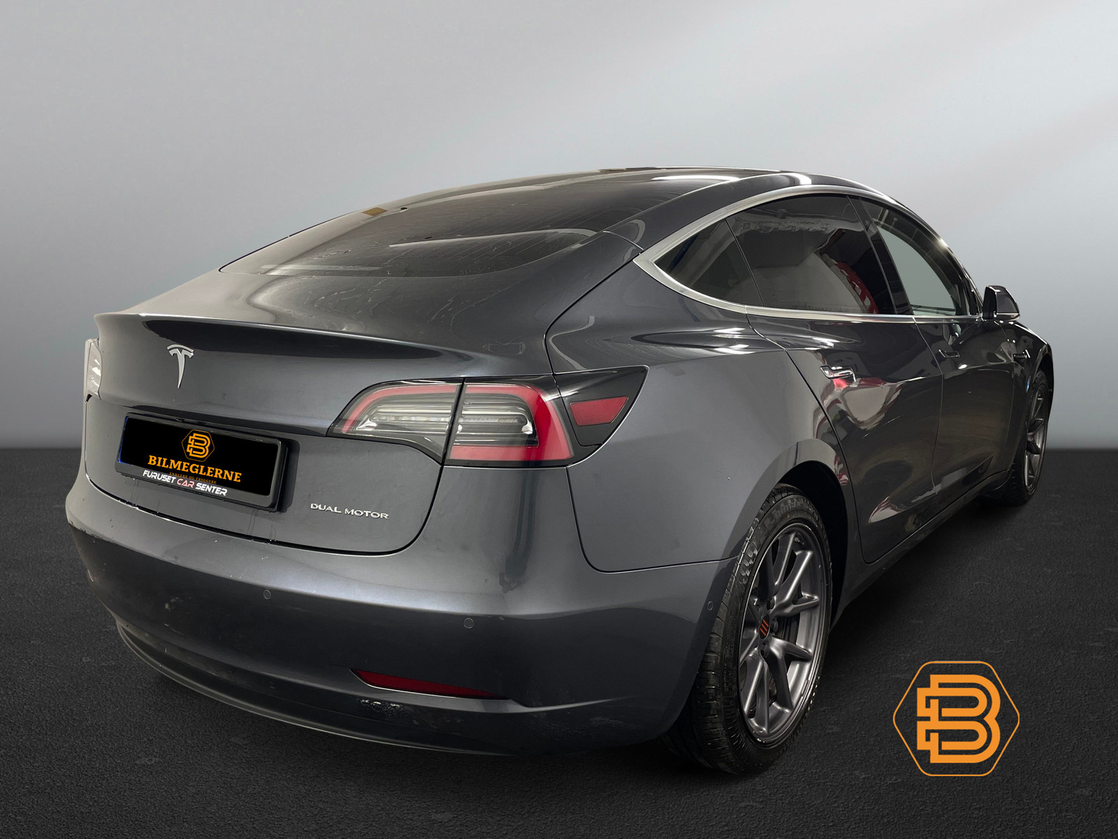 Tesla Model 3   image8