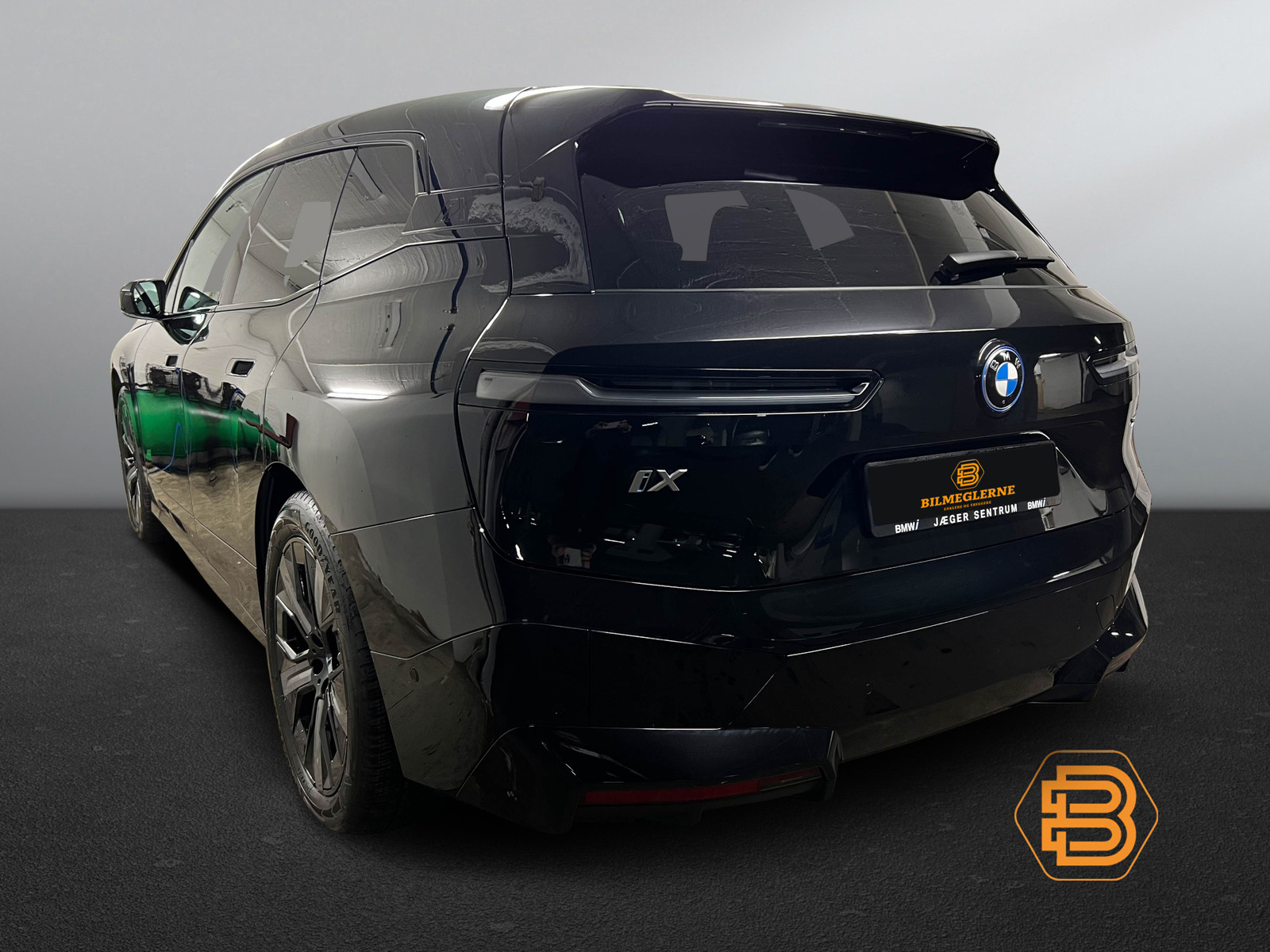BMW iX xDrive 50   image8