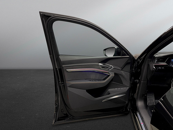 Audi E-tron   image8