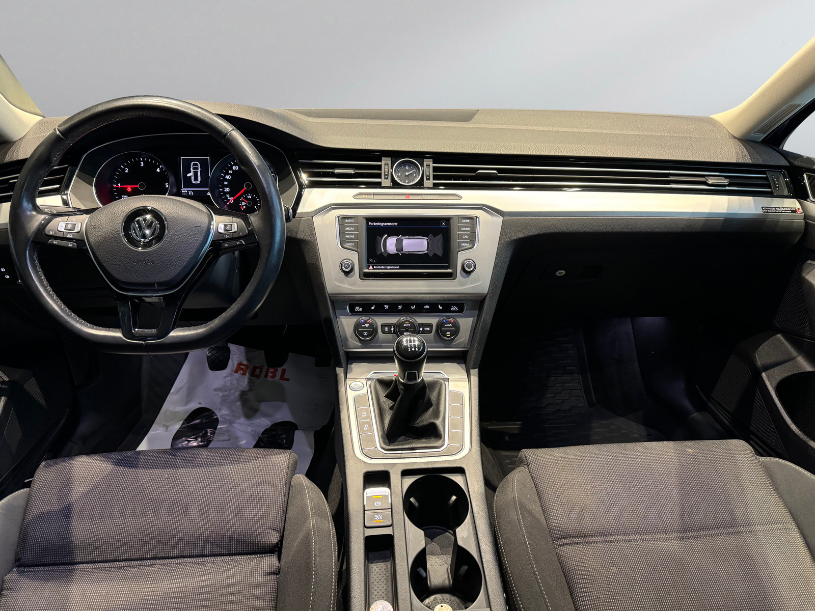 Volkswagen Passat   image8