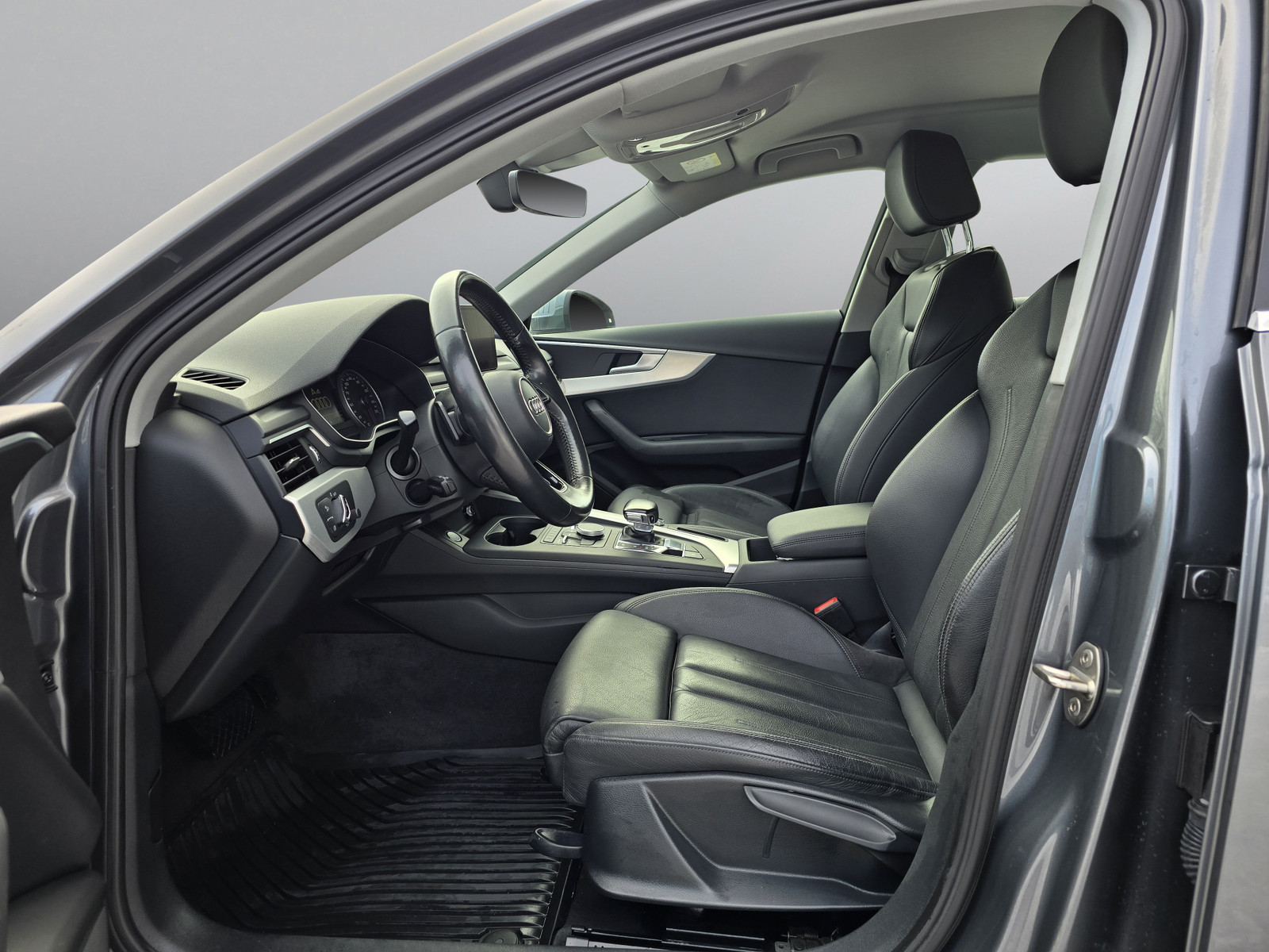 Audi A4   image9
