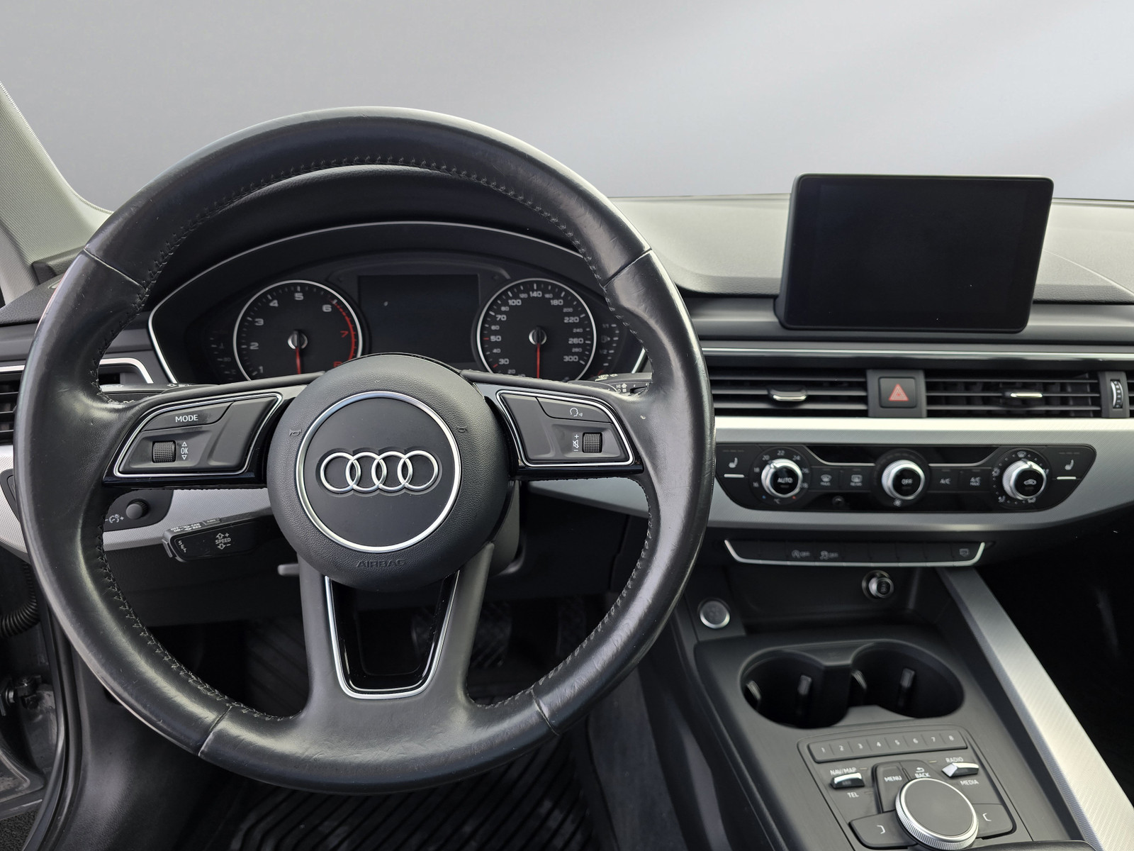 Audi A4   image10