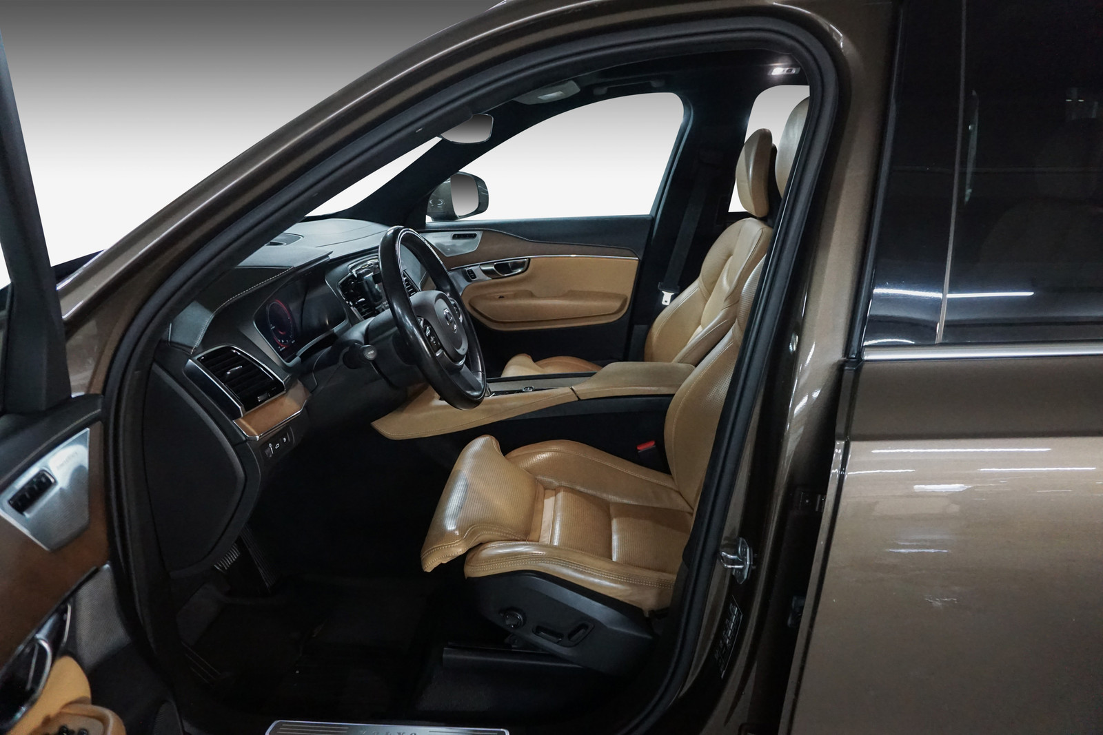 Volvo XC90   image10