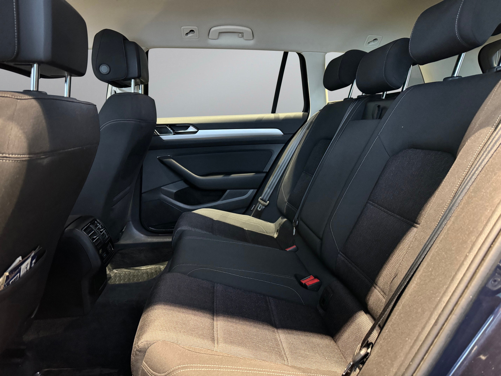 Volkswagen Passat   image10