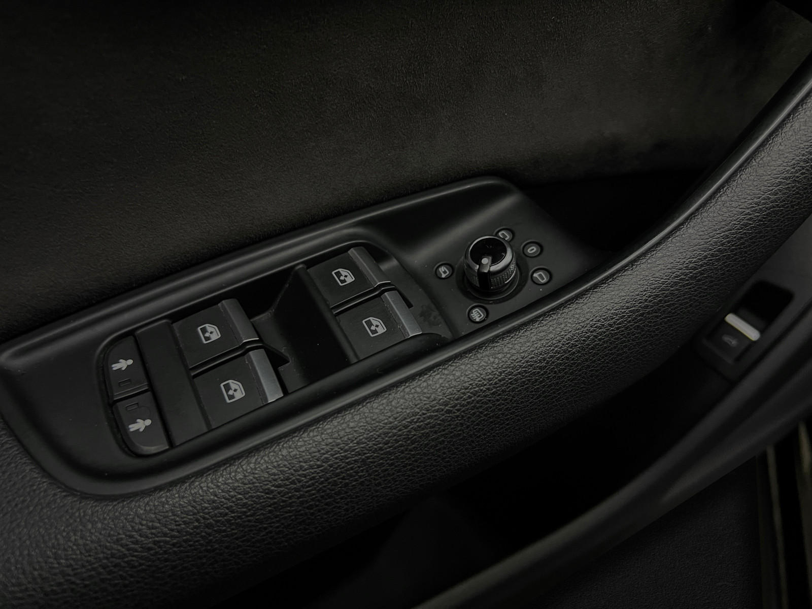 AUDI Q7 E TRON S-Line   image10