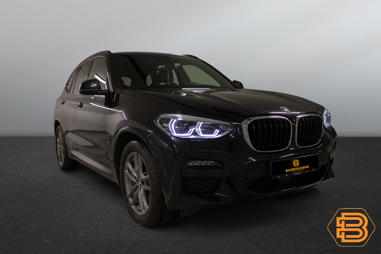 BMW X3   image11
