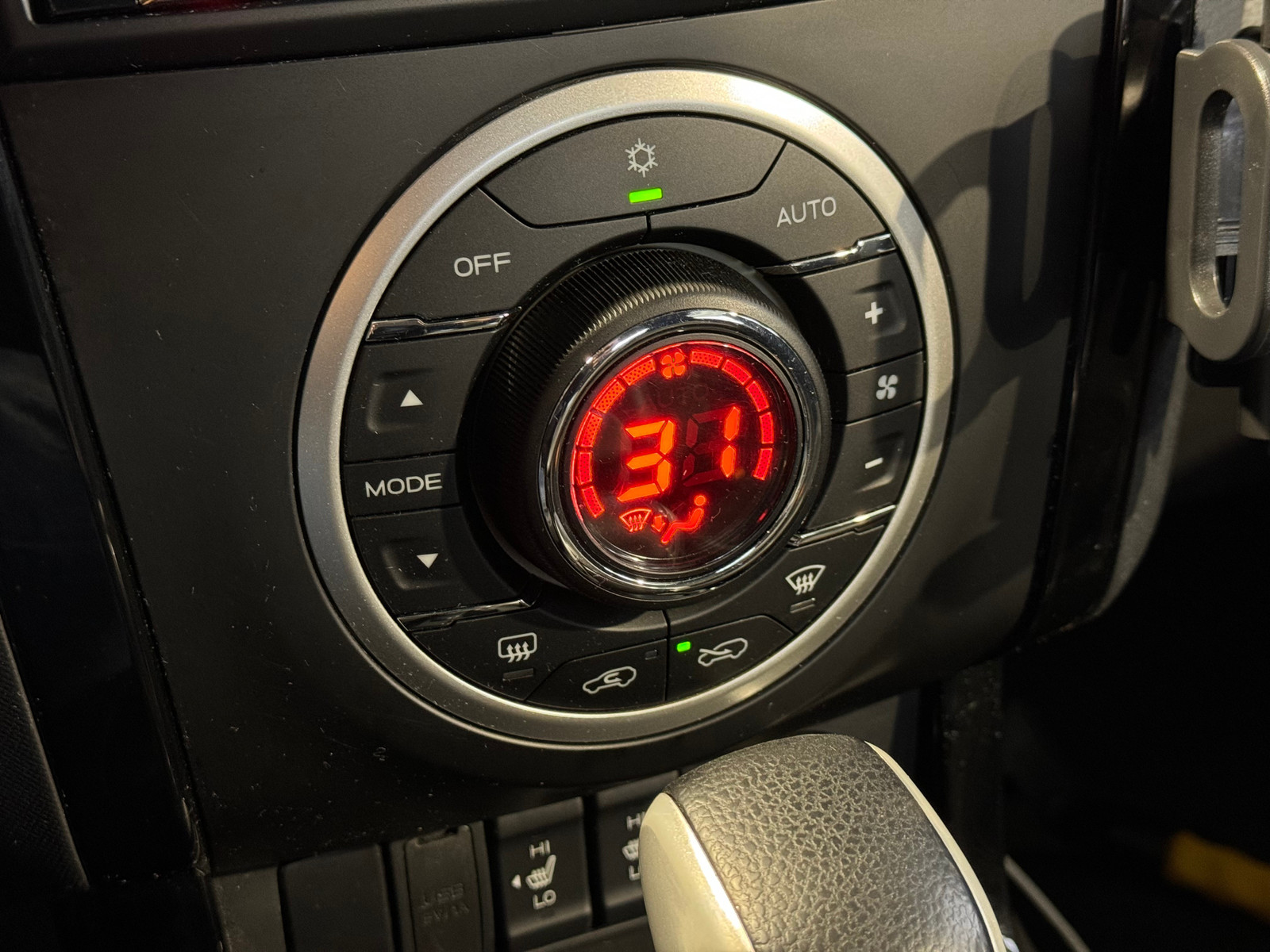 Isuzu D-max   image11