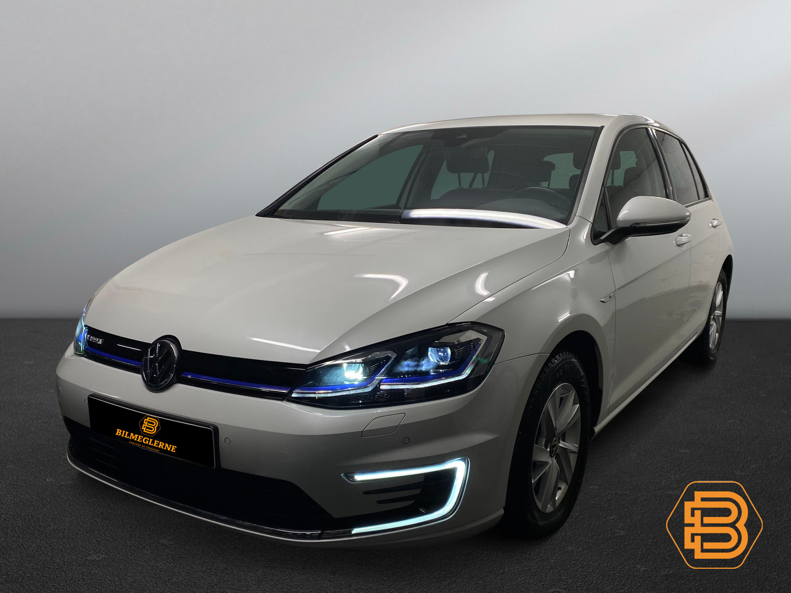 Volkswagen Golf   image11