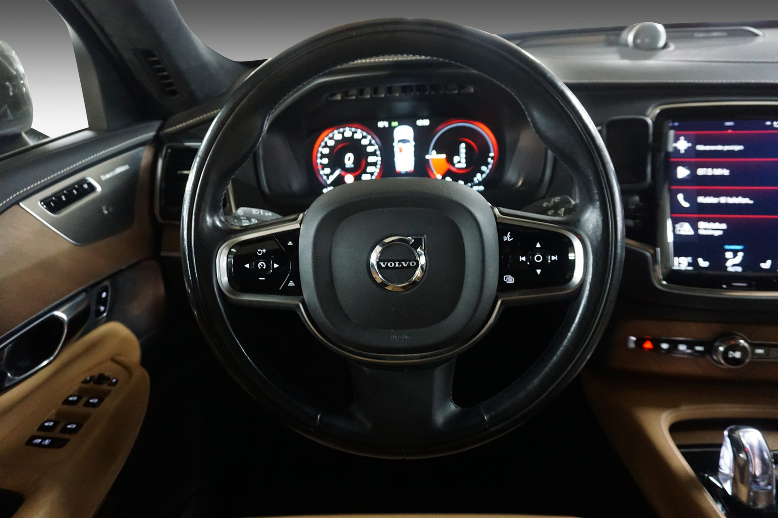 Volvo XC90   image11