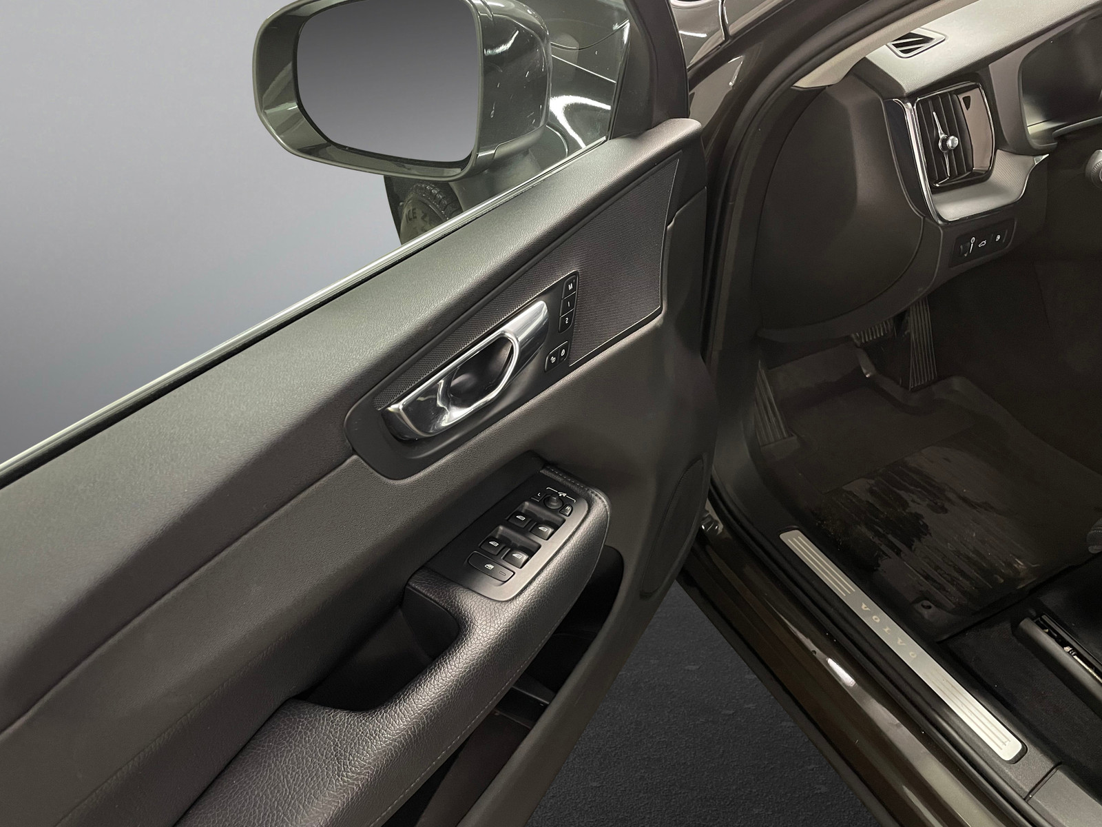 Volvo XC 60   image12