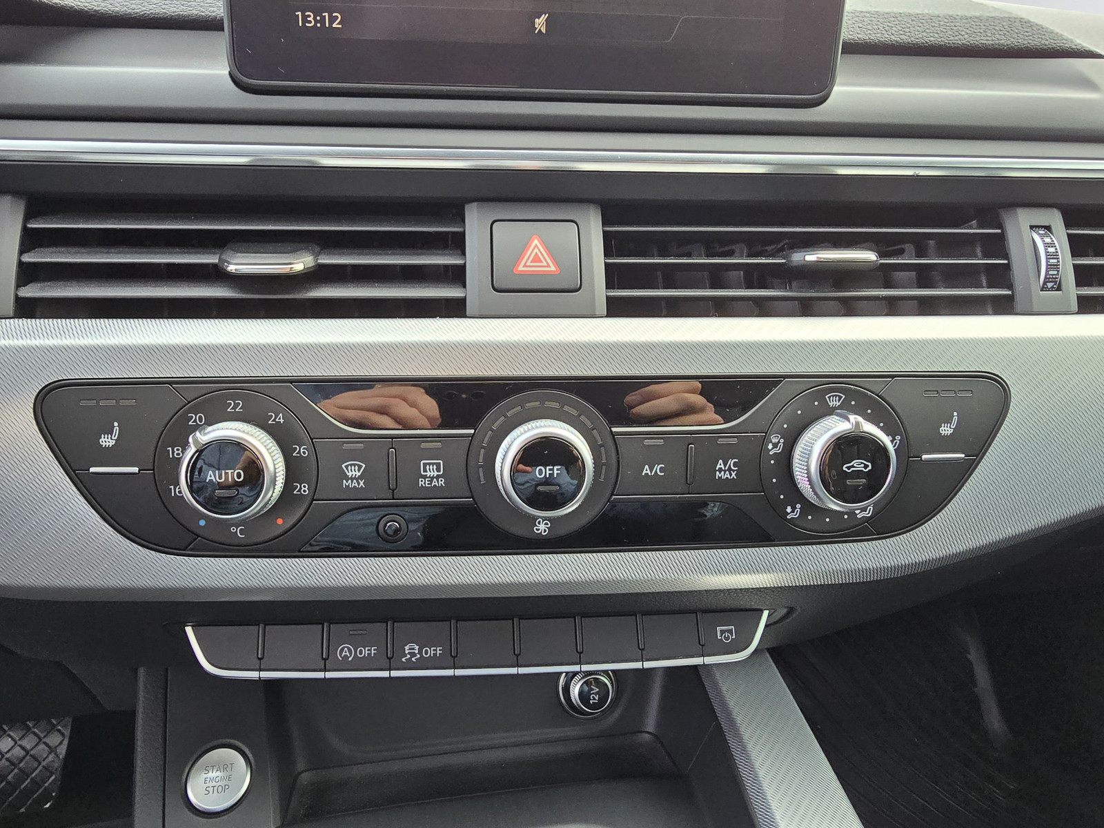 Audi A4   image12