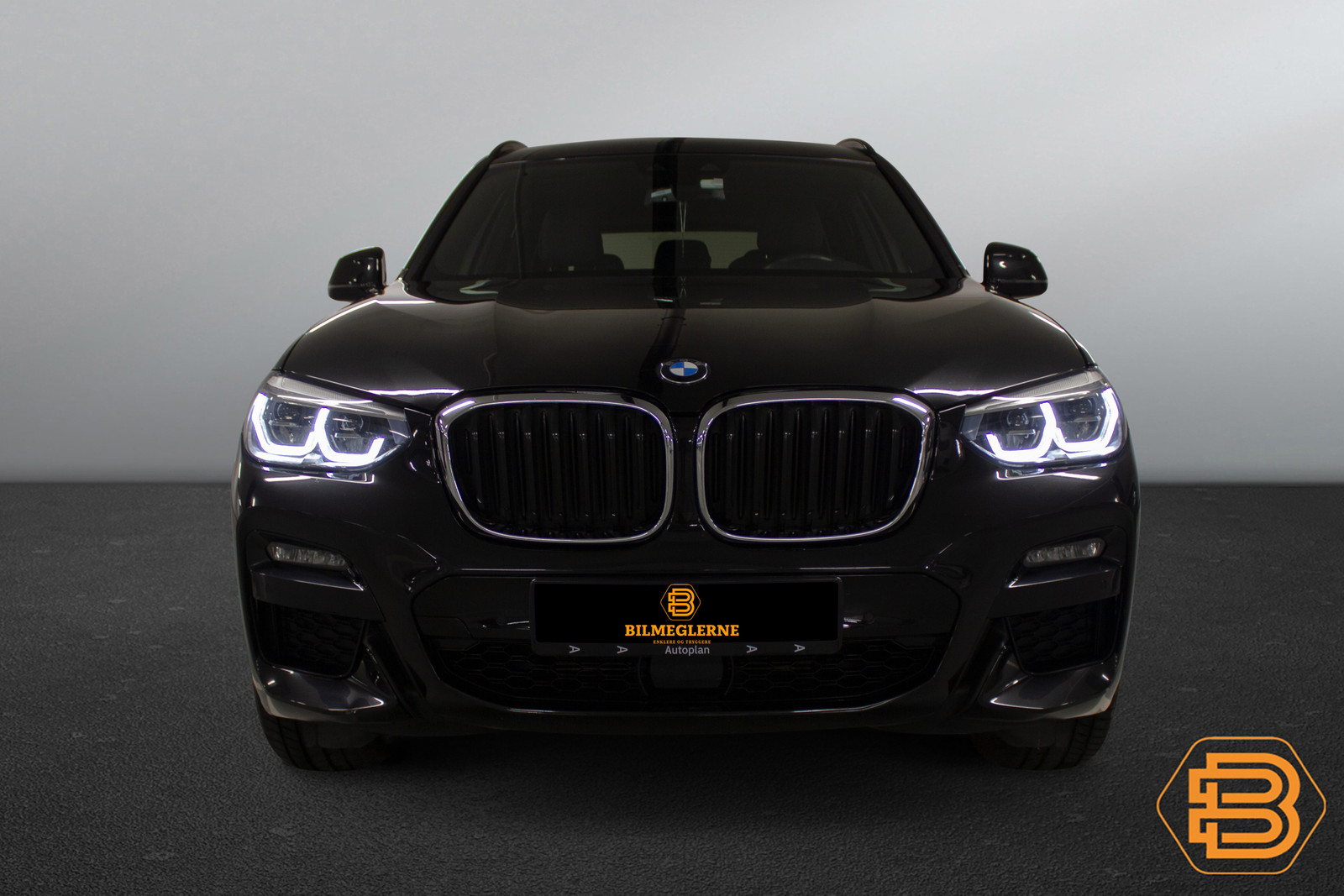 BMW X3   image12