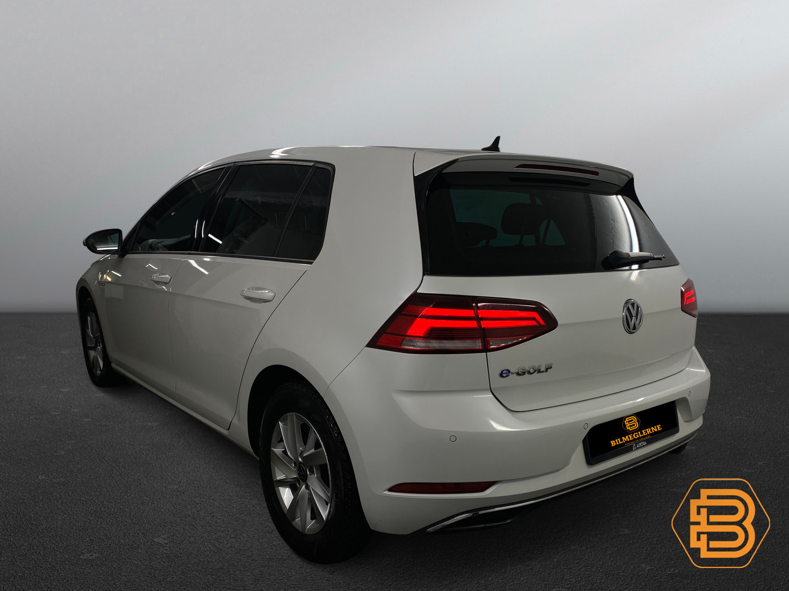 Volkswagen Golf   image12