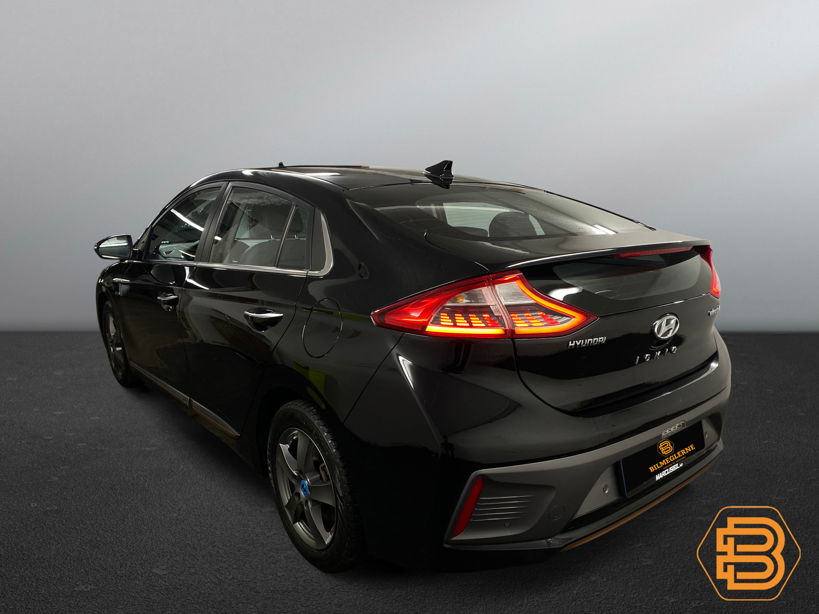 Hyundai IONIQ   image12