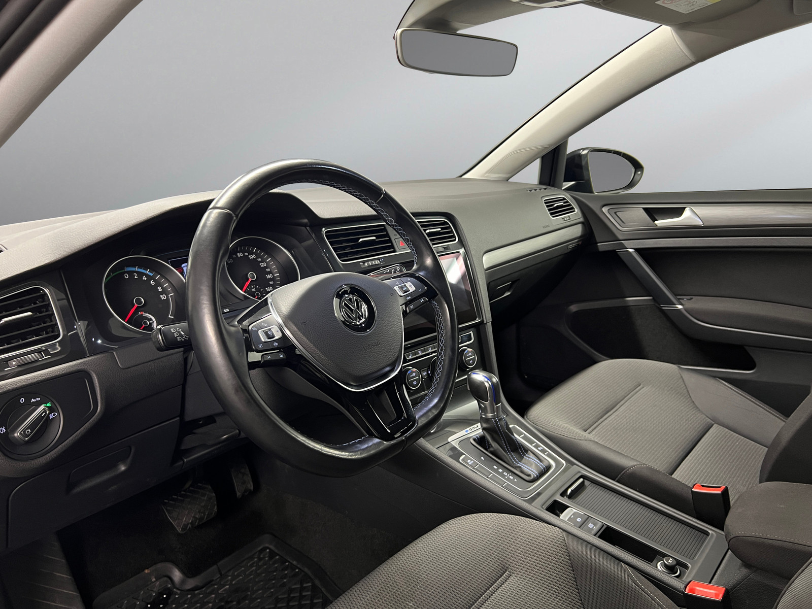 Volkswagen Golf   image13