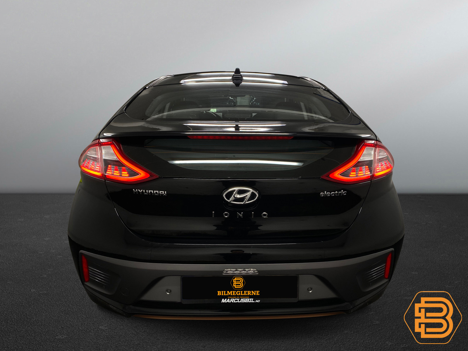 Hyundai IONIQ   image13