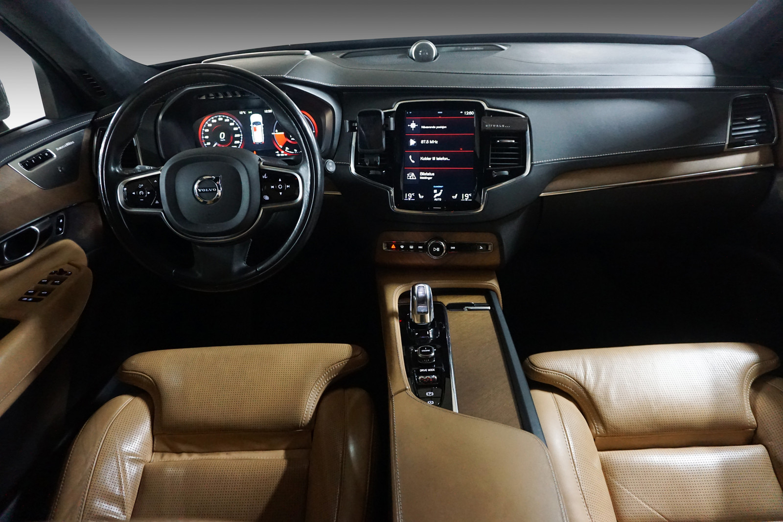 Volvo XC90   image13