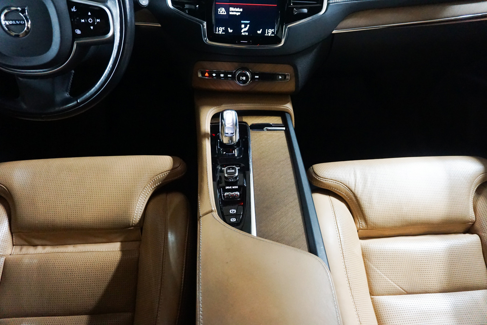 Volvo XC90   image14
