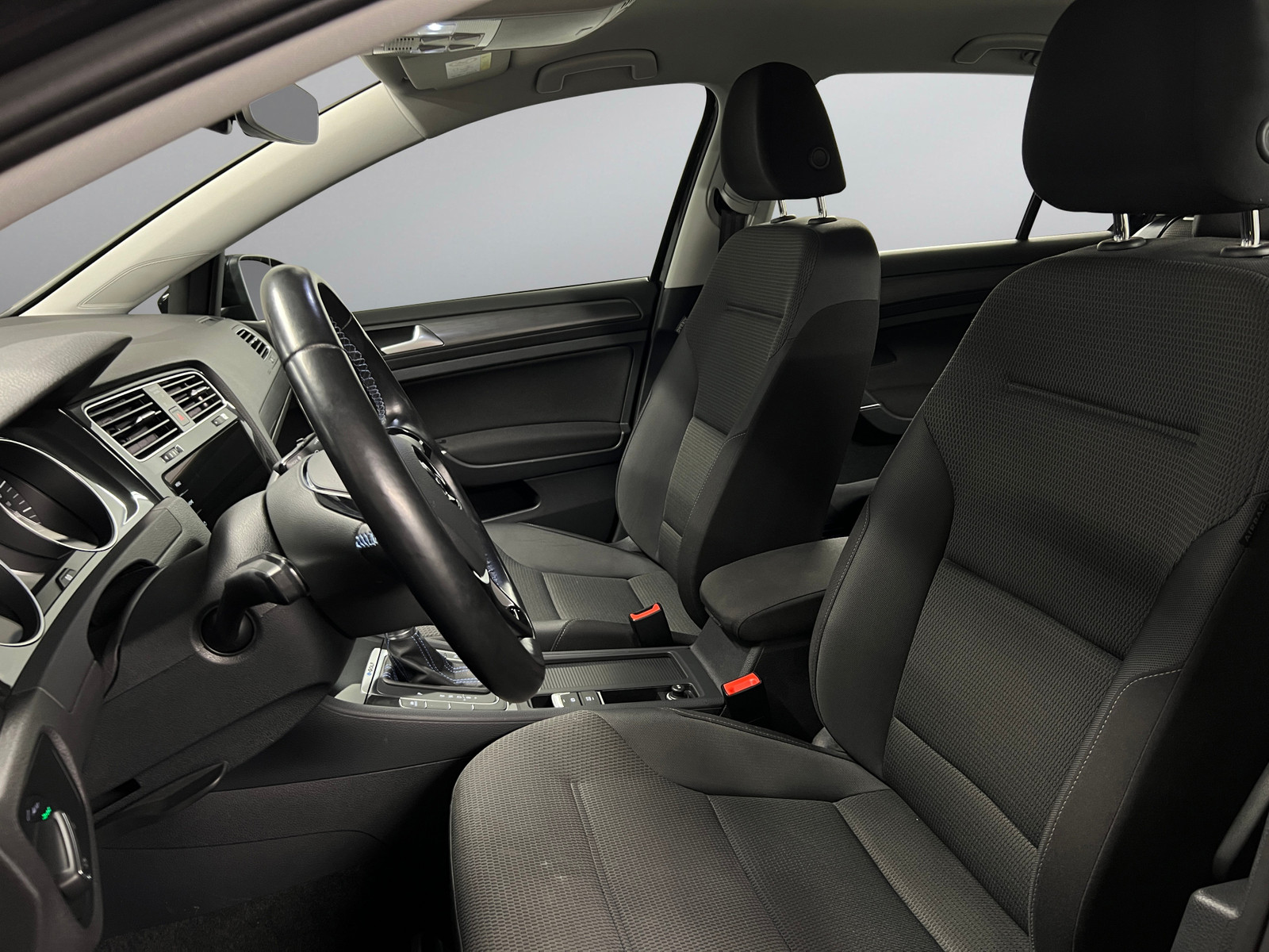 Volkswagen Golf   image14