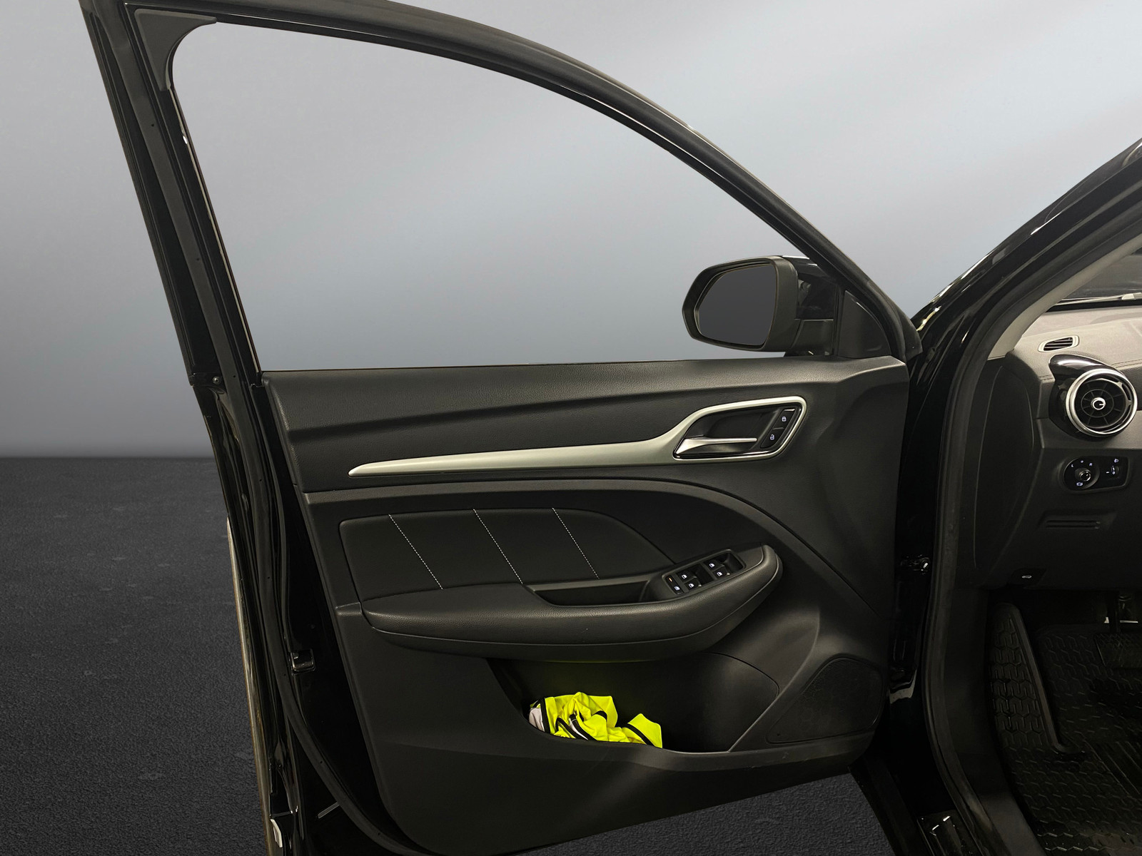 MG ZS EV   image15