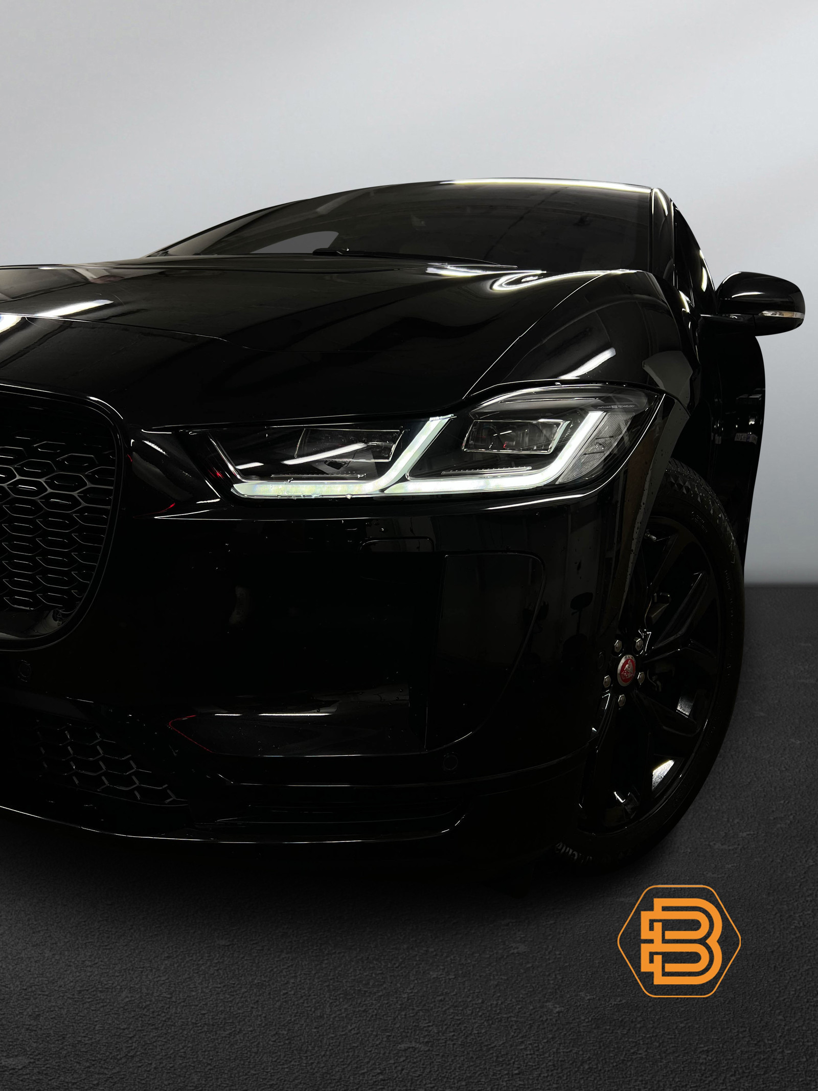 Jaguar I-PACE   image15