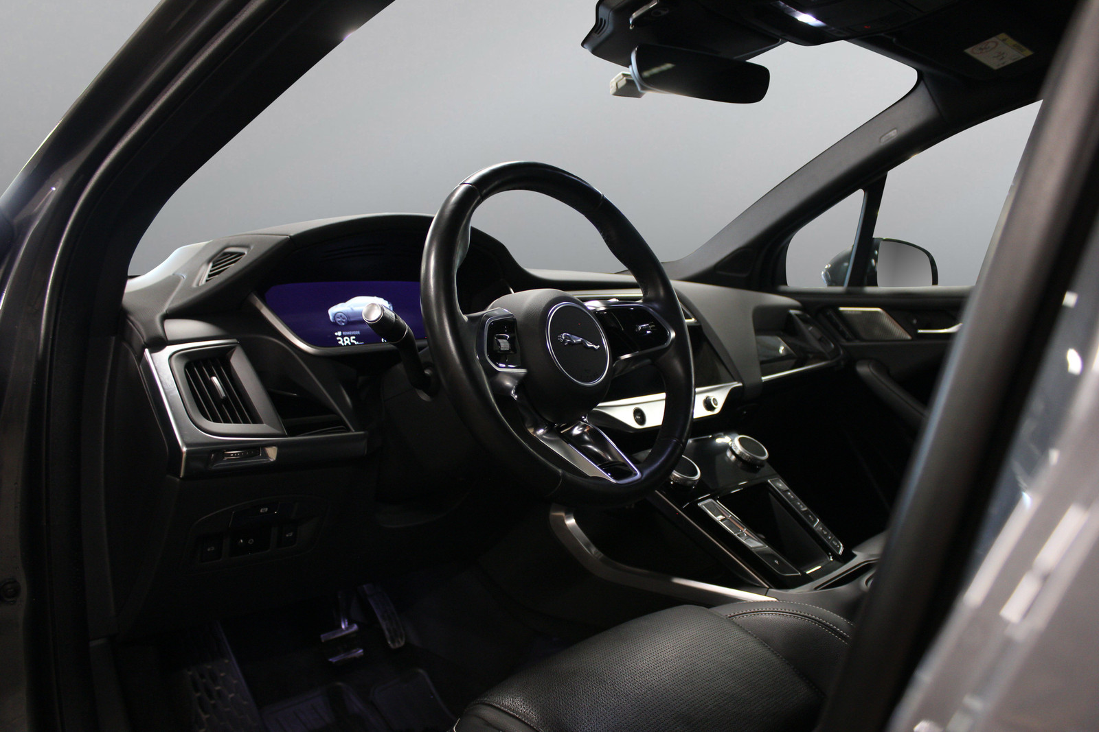 Jaguar I-PACE   image15