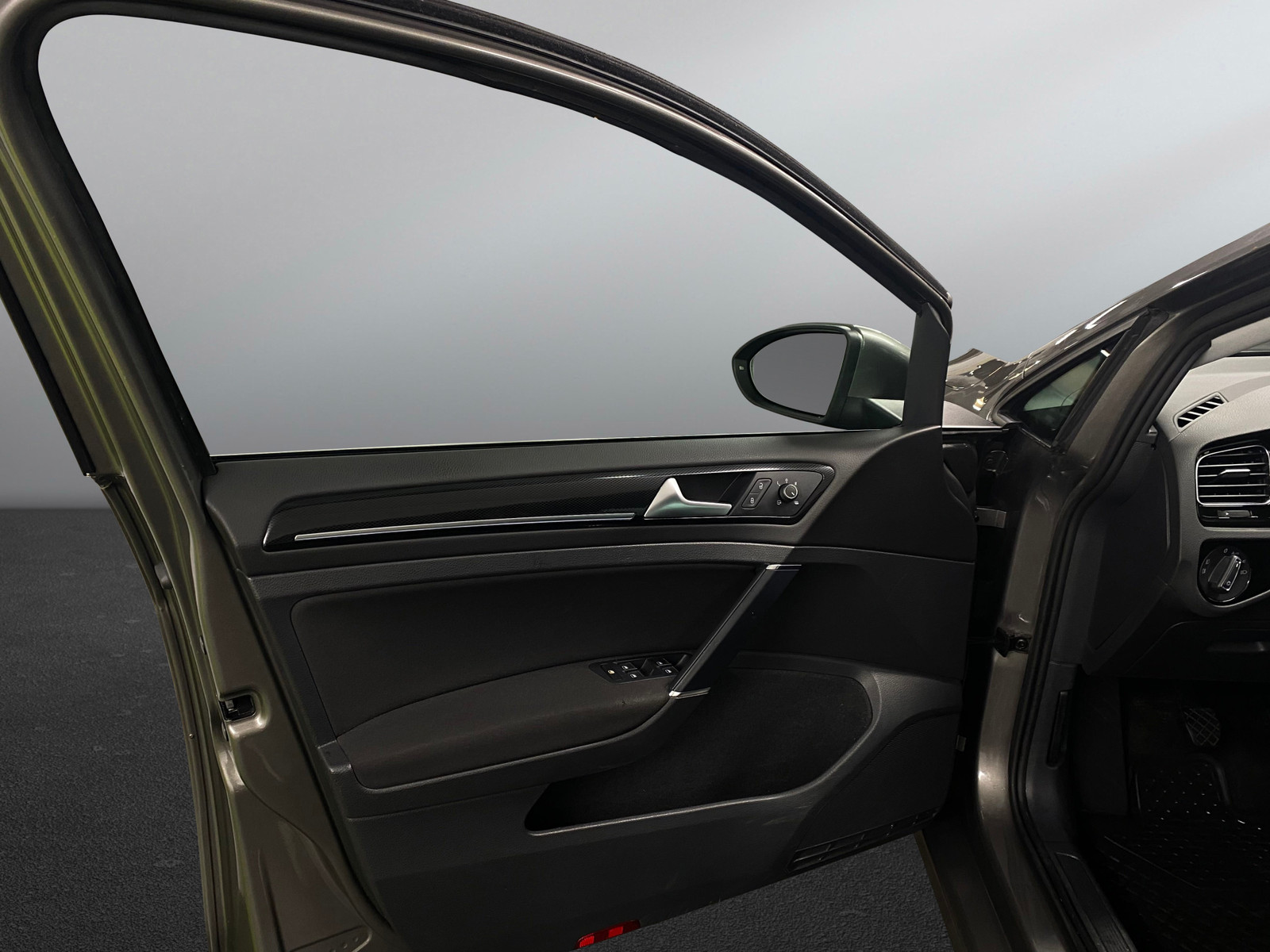 Volkswagen Golf   image15