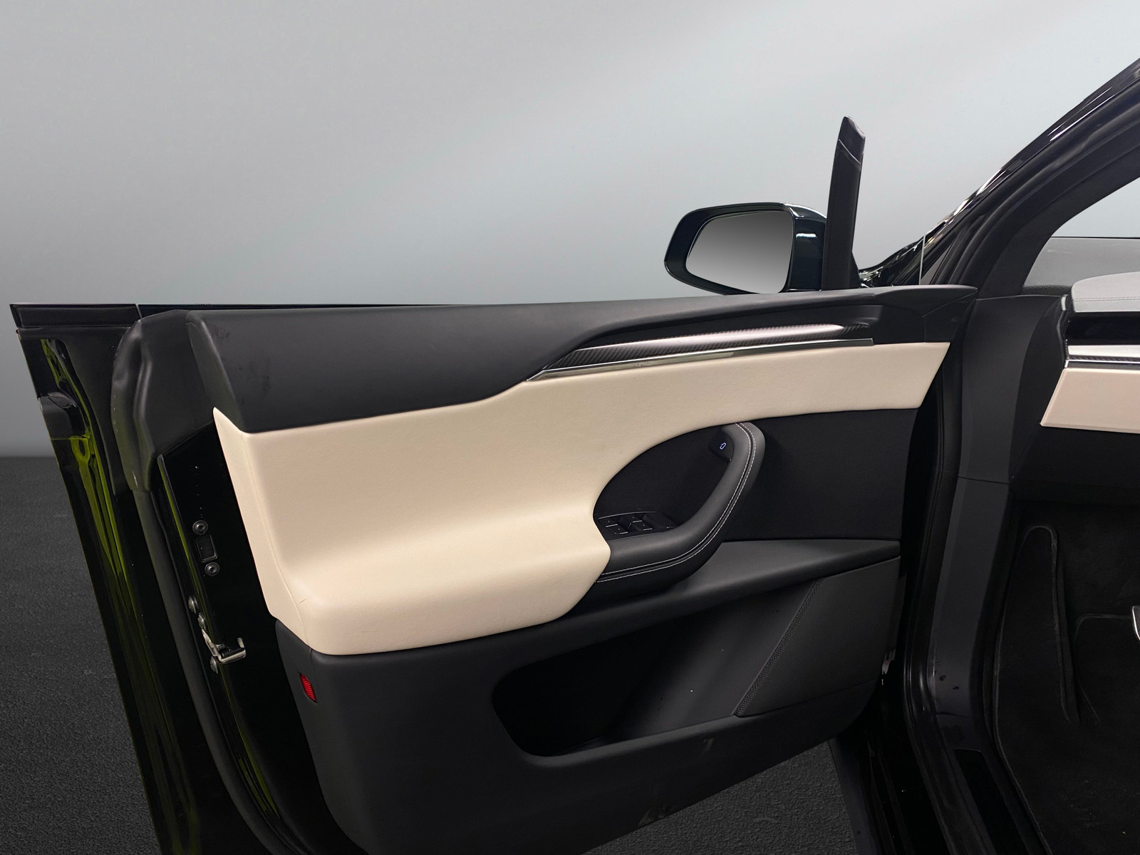 Tesla Model X   image15