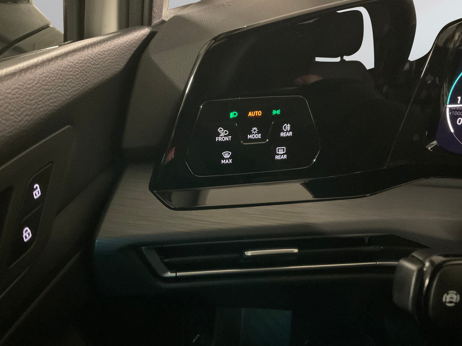 Volkswagen Golf   image15