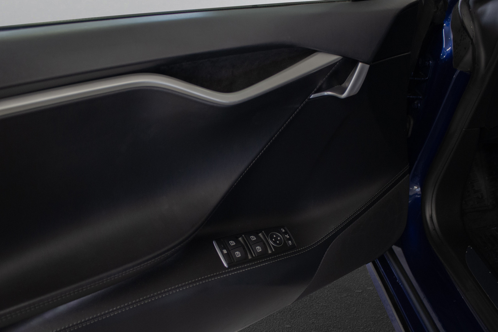 Tesla Model S   image15