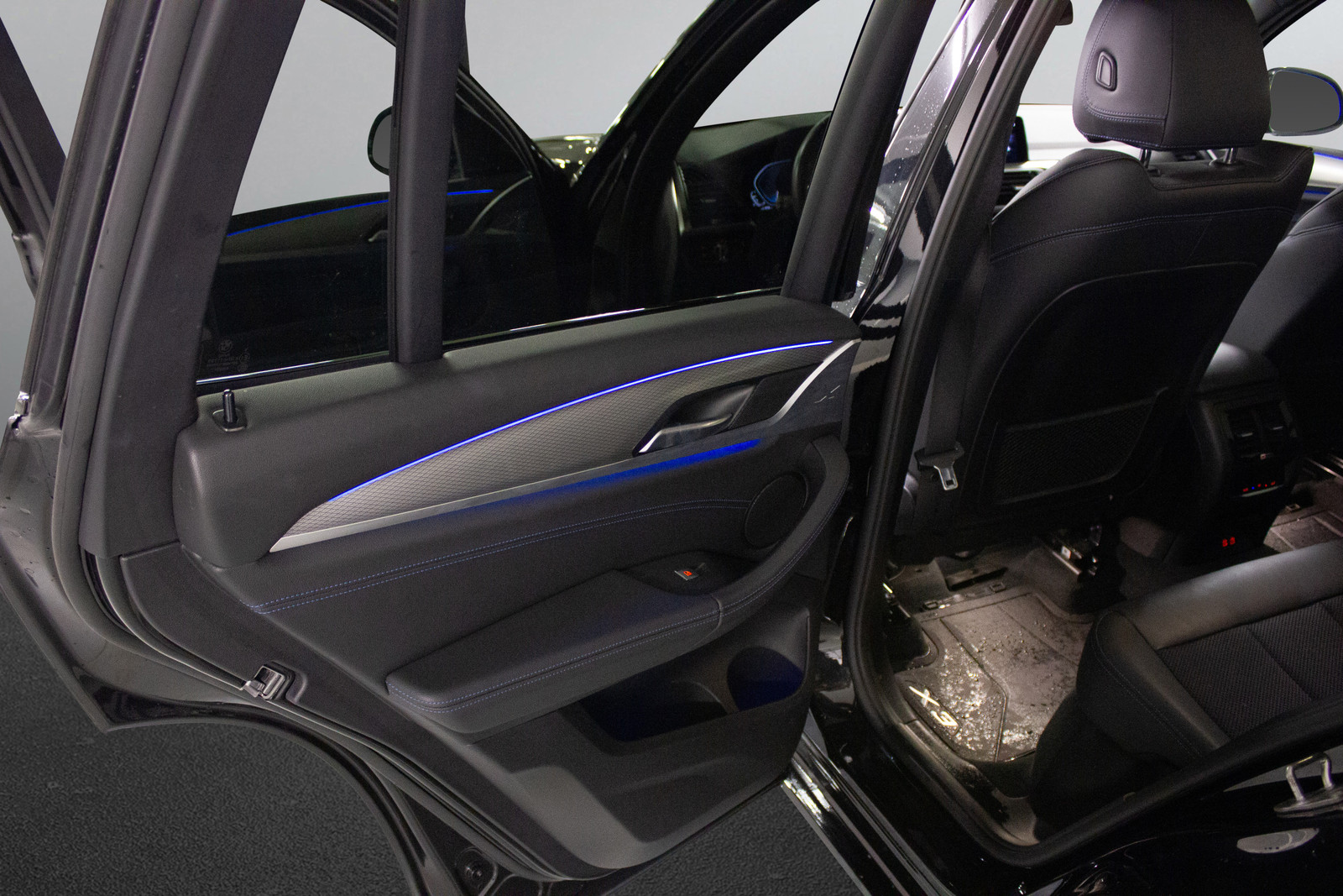 BMW X3   image16