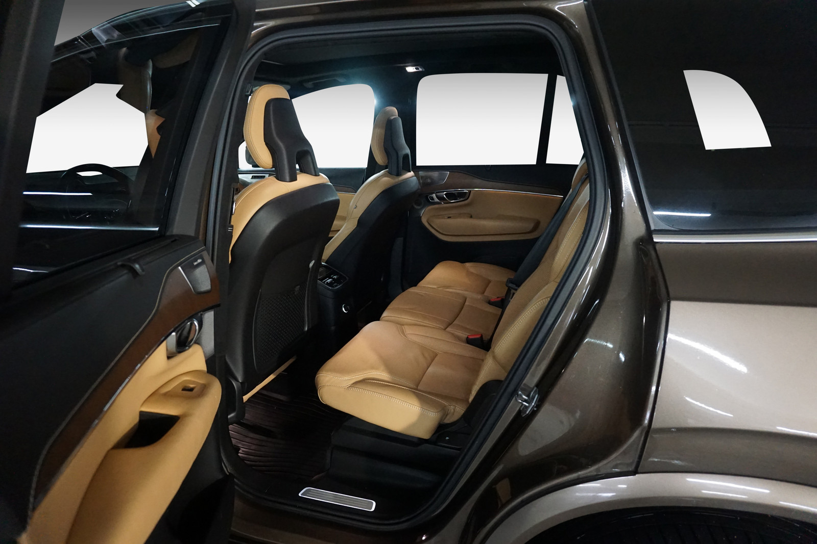 Volvo XC90   image16