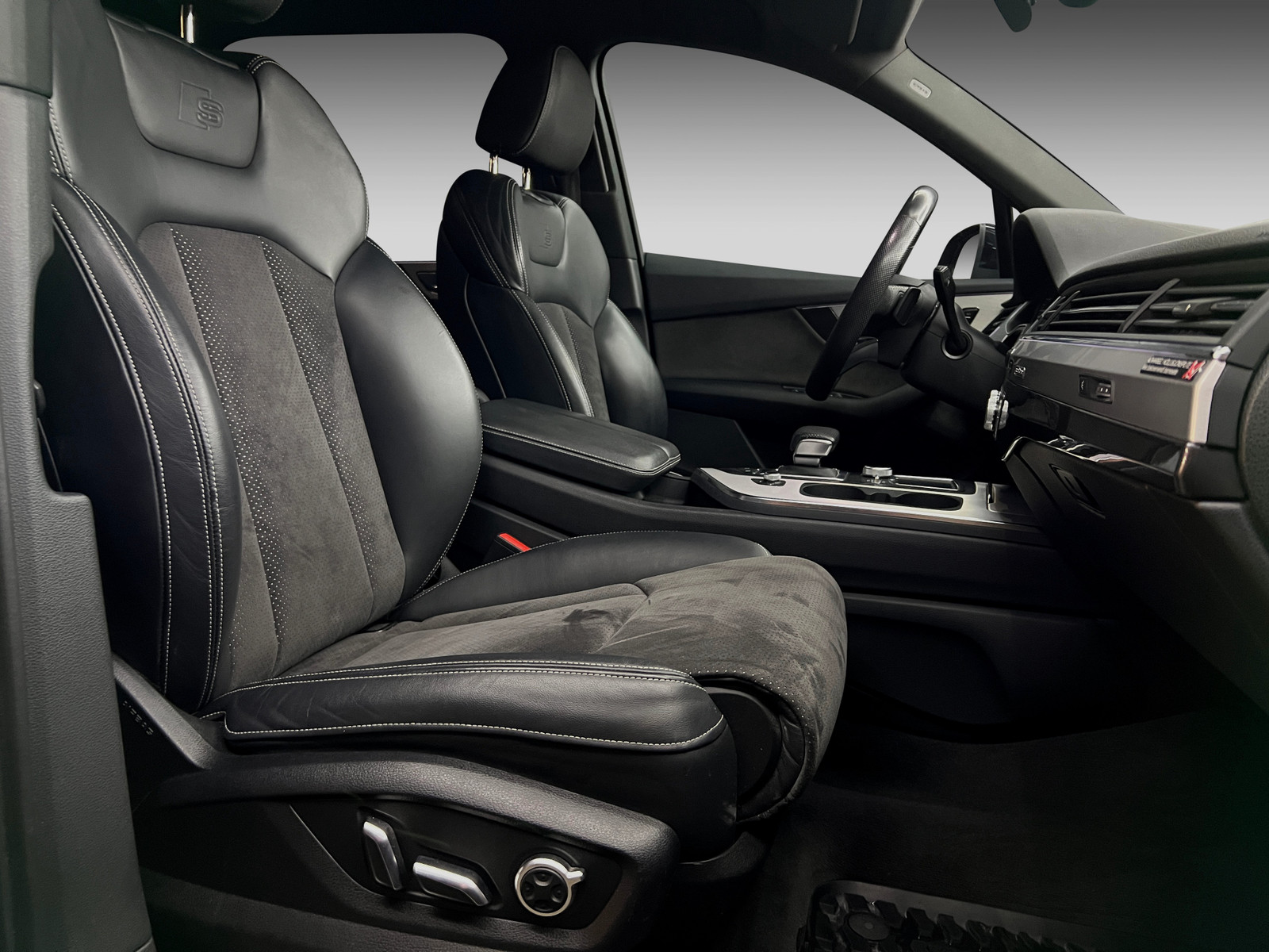 AUDI Q7 E TRON S-Line   image16