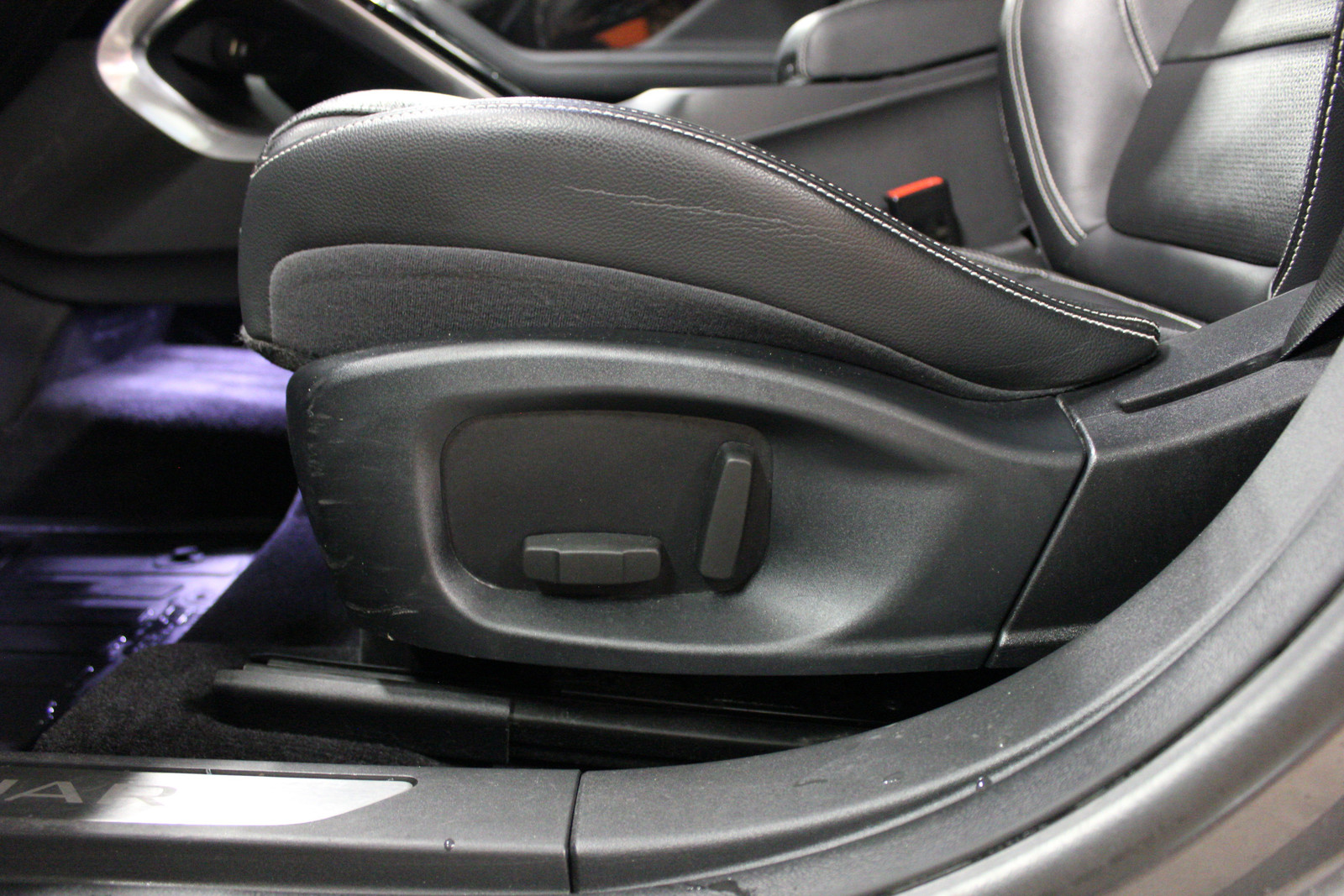 Jaguar I-PACE   image17